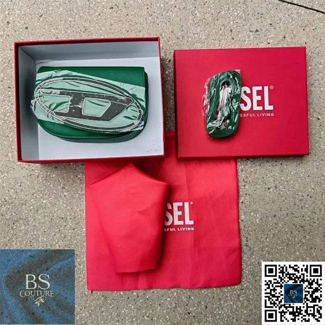 Diesel Crossbody Bags BS177 Oval Logo Bag product detail image 3