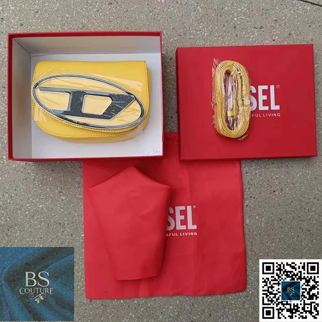 Diesel Crossbody Bags BS177 Oval Logo Bag product detail image 6