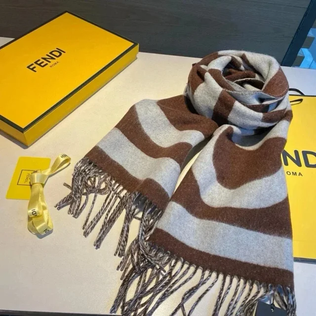 Dior Scarves Fringed Logo-Pattern Scarf product detail image 5