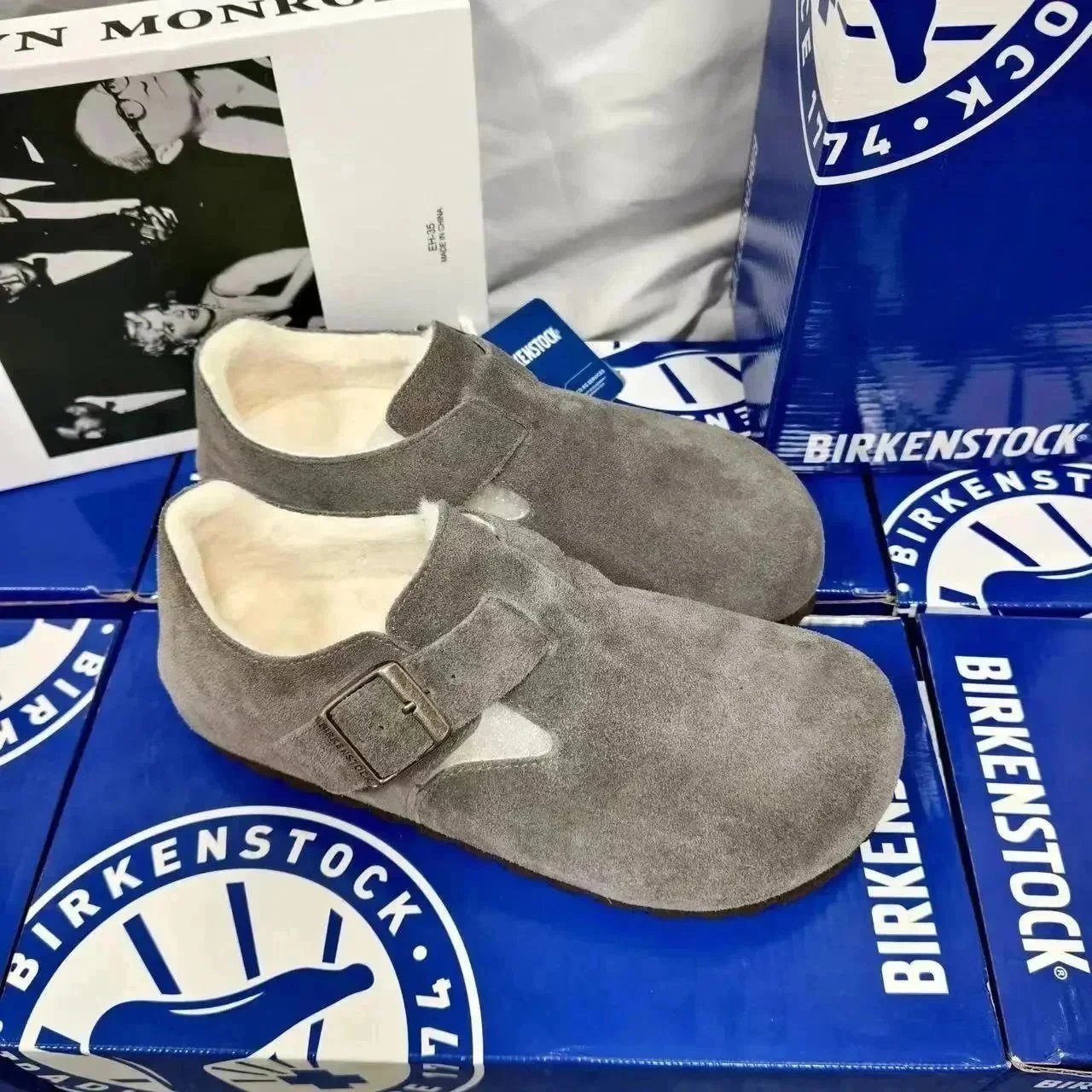 Fully Enclosed Charcoal Grey Fleece