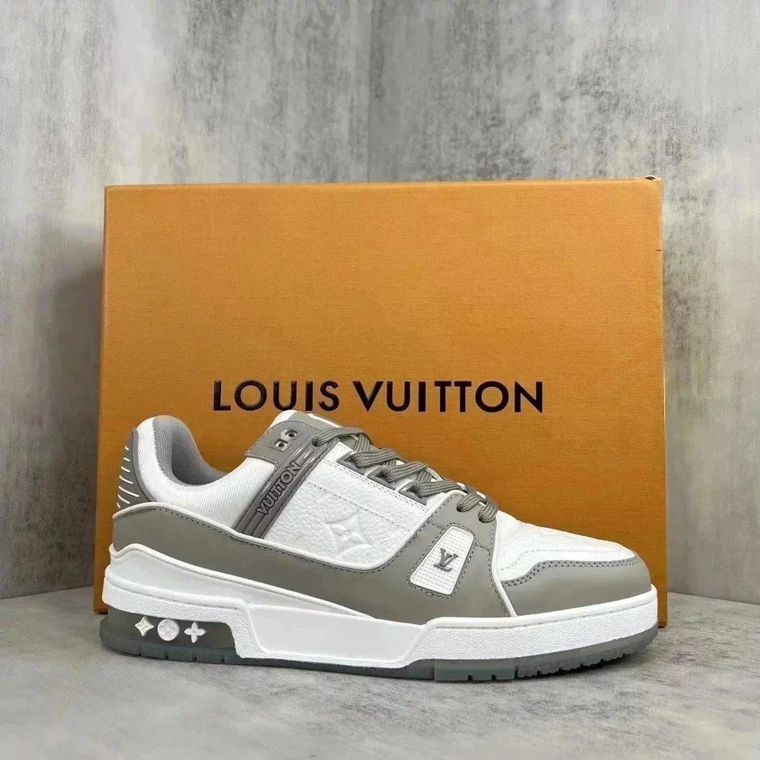 Louis Vuitton Sneakers Low-top lace-up with Monogram flower details — 18