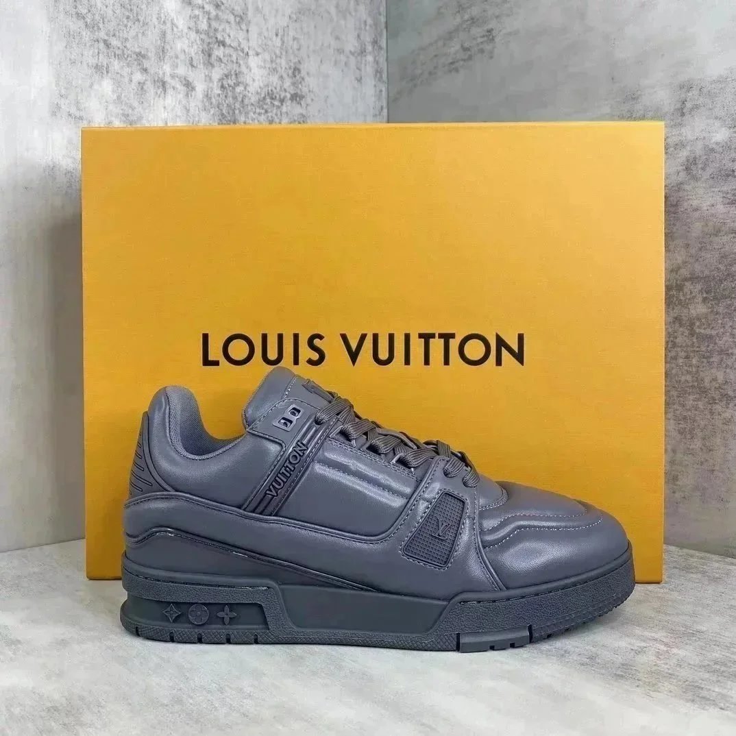 Louis Vuitton Sneakers Low-top lace-up with Monogram flower details — 25