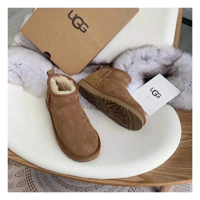 UGG Boots Shearling-Lined Ankle product detail image 17