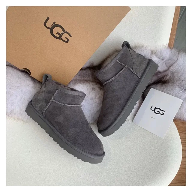 UGG Boots Shearling-Lined Ankle product detail image 24