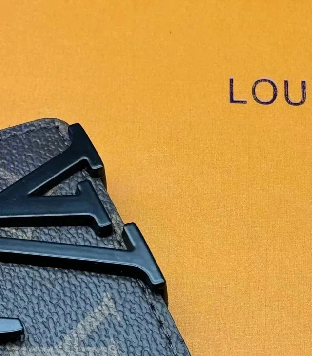 Louis Vuitton Belts LV Initiales buckle with Monogram-pattern strap product detail image 12