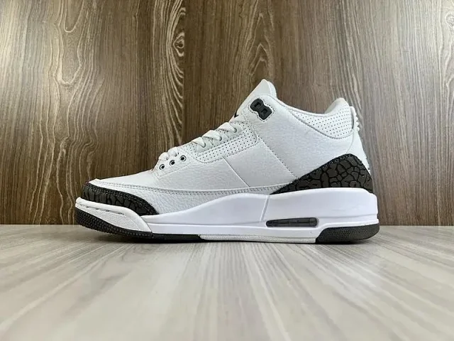 Jordan Sneakers Air 3 with elephant-print overlays product detail image 2