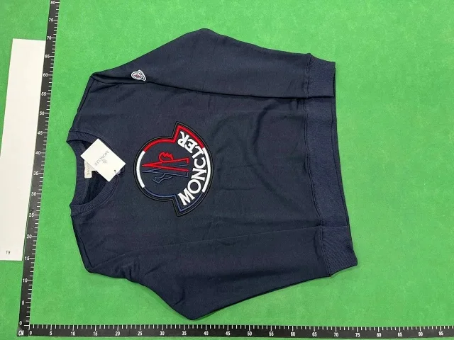 Moncler Hoodies & Sweatshirts Crewneck logo-print sweatshirt product detail image 7
