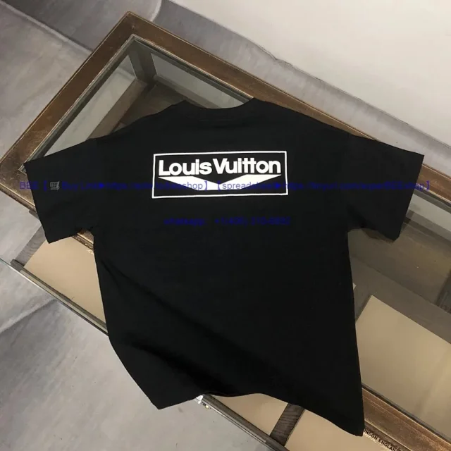 Louis Vuitton T-Shirts Short-Sleeve Crew-Neck Graphic product detail image 28