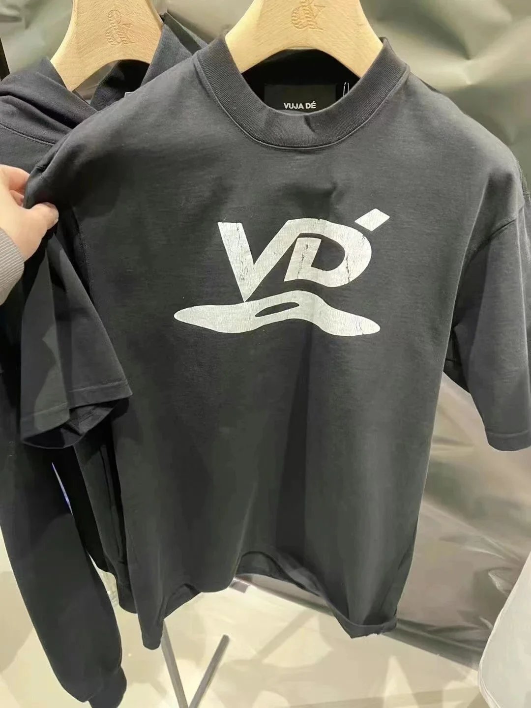 VUJA DÉ VD Logo T-Shirt
