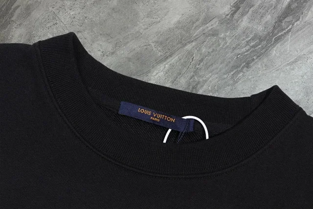 Louis Vuitton Hoodies & Sweatshirts Crewneck sweatshirt with cowboy-and-lasso graphic and LV embroidery product detail image 4
