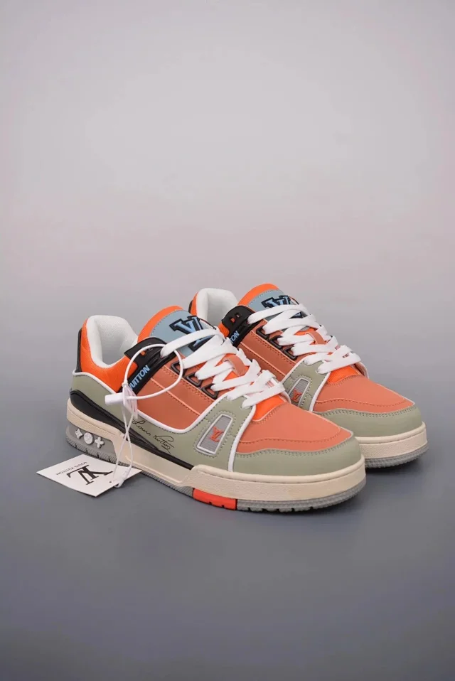 Louis Vuitton Sneakers Low-Top Lace-Up Monogram product detail image 7