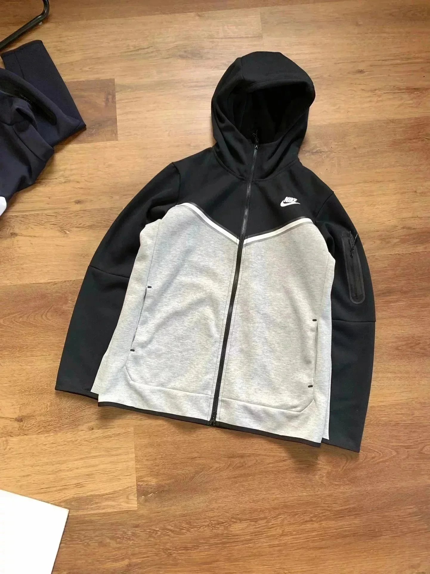 Nike Matching Sets Hooded zip-up jacket and jogger pants set — Black and gray patchwork jacket