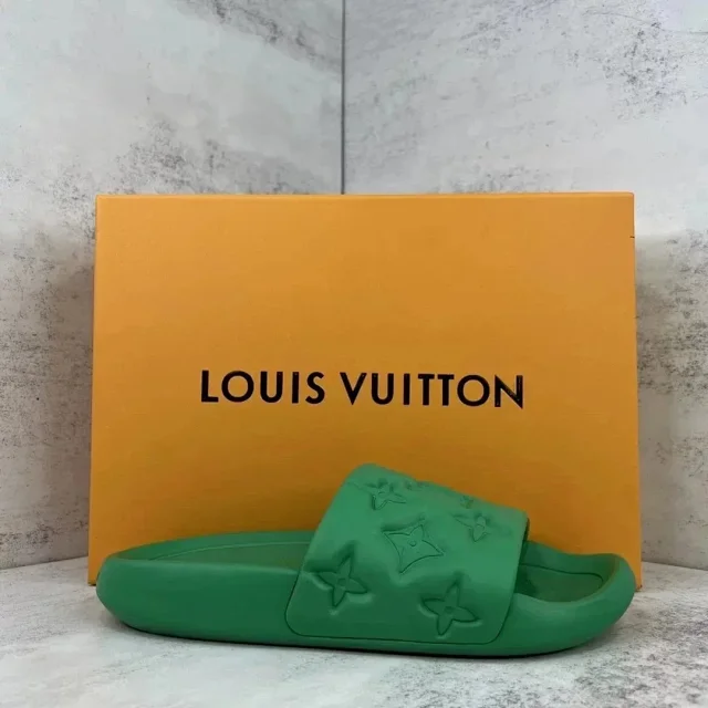 Louis Vuitton Slippers Embossed Monogram Slide product detail image 5