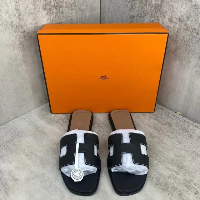 Hermès Slippers Oran H-cut slide sandals product detail image 5