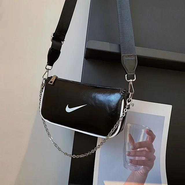Nike Crossbody Bags Chain-Detail Bag with Adjustable Strap product detail image 2