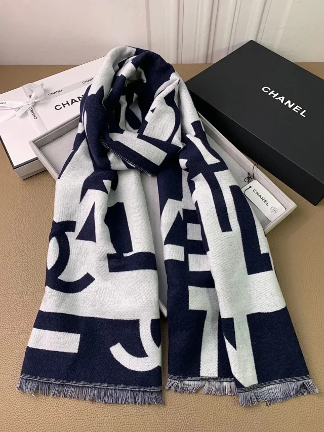 Dior Scarves Fringed Logo-Pattern Scarf product detail image 10