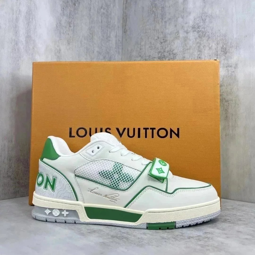 Louis Vuitton Sneakers Low-top lace-up with Monogram flower details — 12