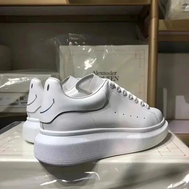 Alexander McQueen Sneakers Oversized low-top product detail image 3