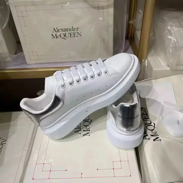 Alexander McQueen Sneakers Oversized low-top product detail image 10