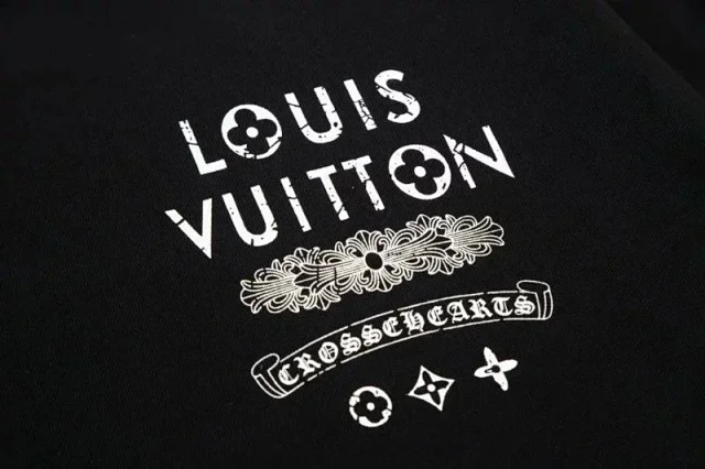 Louis Vuitton T-Shirts Crosshearts Graphic product detail image 7