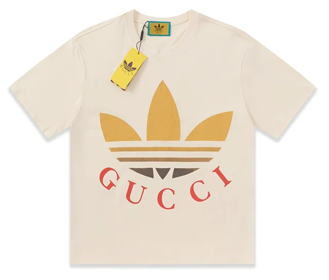 Gucci T-Shirts Logo Graphic product detail image 2