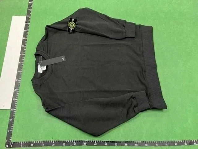 Stone Island Hoodies & Sweatshirts Crewneck sweatshirt with compass sleeve patch product detail image 3