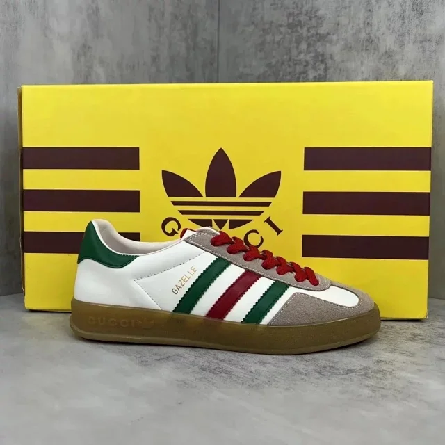Gucci Sneakers Gazelle low-top three-stripe product detail image 3