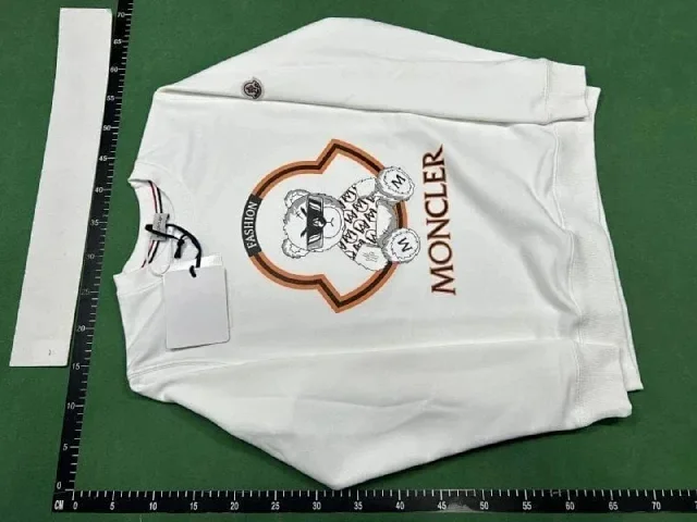 Moncler Hoodies & Sweatshirts Crewneck logo-print sweatshirt product detail image 10
