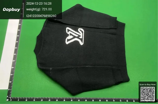 Louis Vuitton Knitwear Crewneck knit sweater with LV intarsia logo product detail image 8