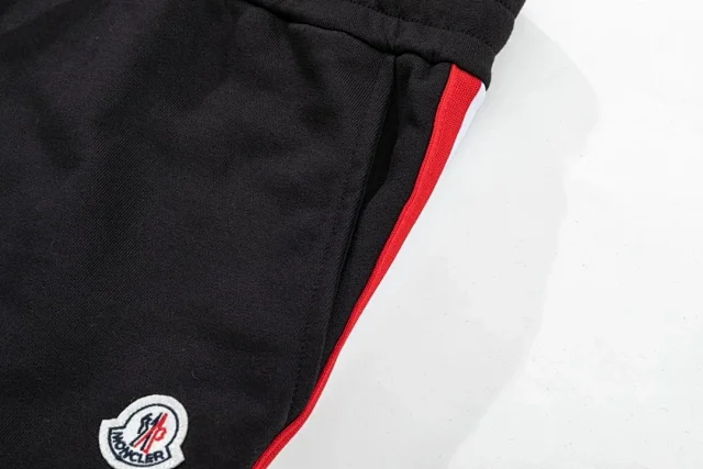 Moncler Shorts Drawstring Logo product detail image 7