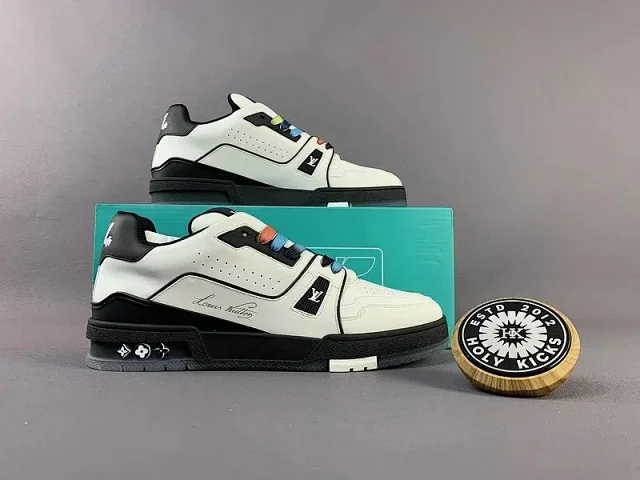 Louis Vuitton Sneakers LV Trainer product detail image 8