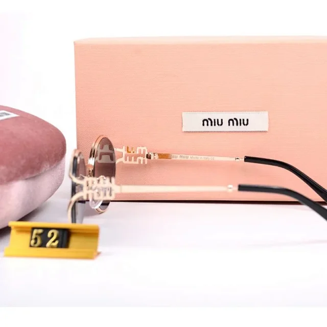 Miu Eyewear 2778 oversized cat-eye sunglasses product detail image 8
