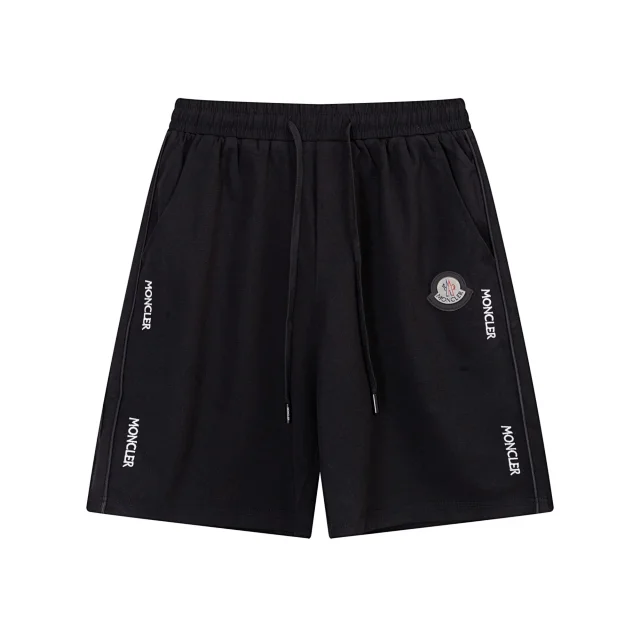 Moncler Shorts Drawstring Logo product detail image 8