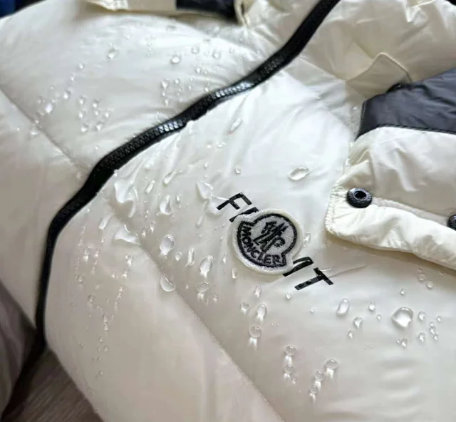 Unbranded Vests Hooded quilted puffer vest with zip pockets product detail image 10