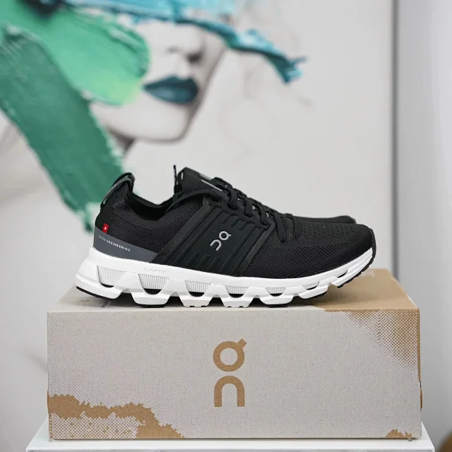 On Sneakers CloudTec knit running product detail image 12