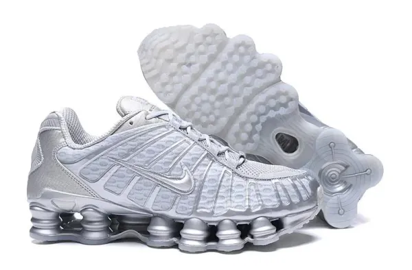 Nike Shox R4 Red Silver Sneakers - 9
