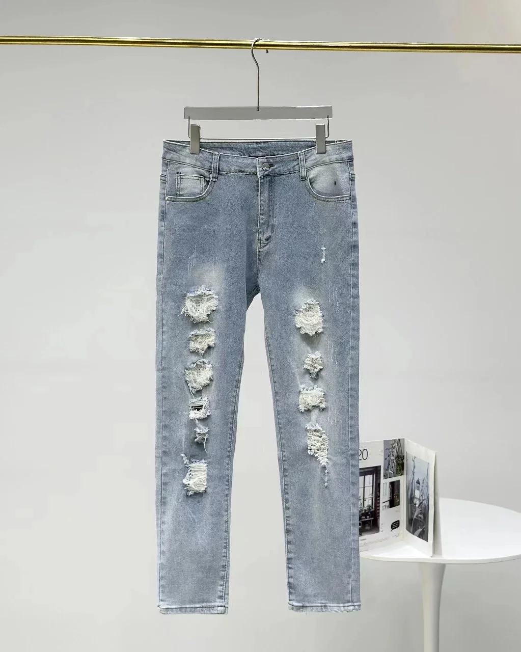 amiri High-quality j