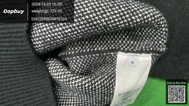 Louis Vuitton Knitwear Crewneck knit sweater with LV intarsia logo product detail image 7