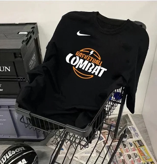 Nike T-Shirts Short-Sleeve Graphic Print T-Shirt product detail image 2