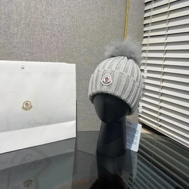 Moncler Hats Ribbed Knit Pom-Pom Beanie product detail image 4