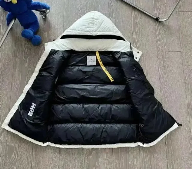 Unbranded Vests Hooded quilted puffer vest with zip pockets product detail image 8