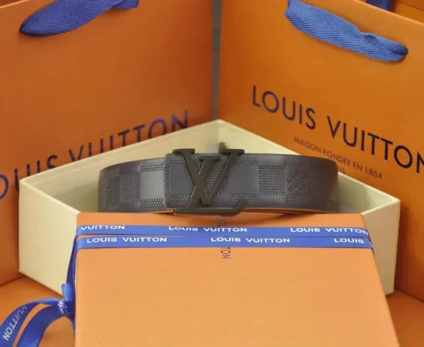 Louis Vuitton LV Initiales Belt Black Leather with Gold-Tone Buckle - 2