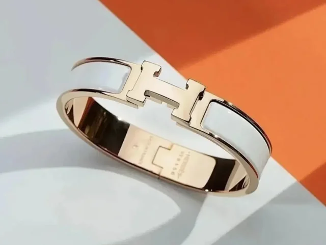 Hermès Jewelry H Pendant Necklace product detail image 2