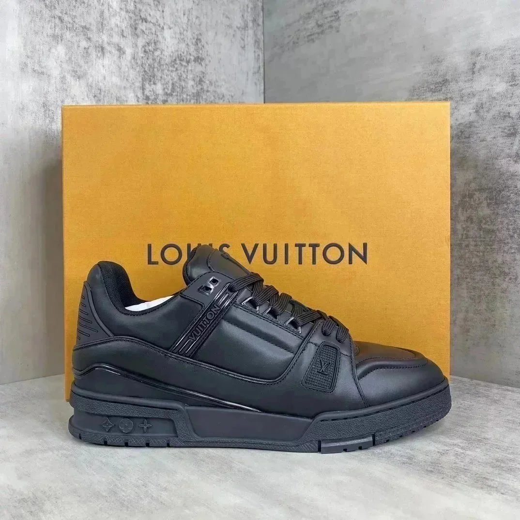 Louis Vuitton Sneakers Low-top lace-up with Monogram flower details — 17
