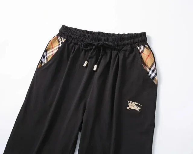Burberry Matching Sets Short-Sleeve T-Shirt and Plaid-Trim Shorts Set product detail image 5