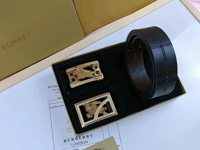 Burberry Belts Reversible check belt with interchangeable Equestrian Knight buckles product detail image 5