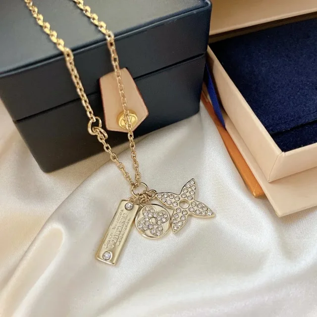 Louis Vuitton Jewelry Assorted Pendant Necklaces product detail image 3