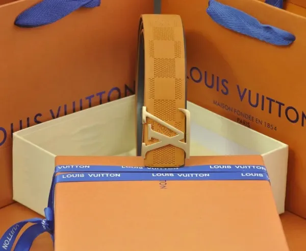 Louis Vuitton LV Initiales Belt Black Leather with Gold-Tone Buckle - 7