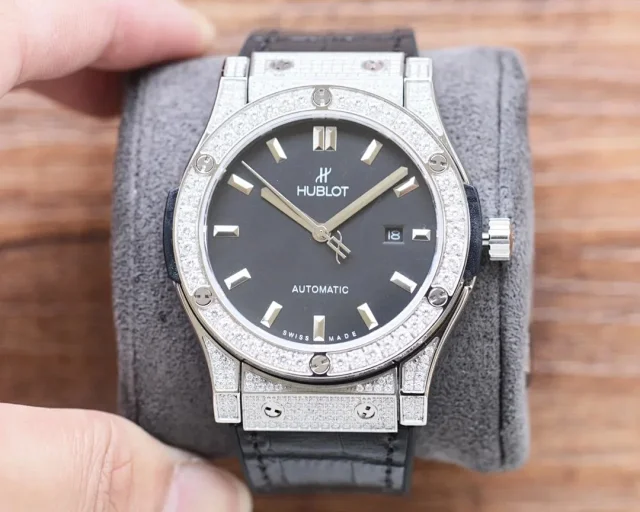 Hublot Watches Automatic date watch with crystal-set bezel and crocodile-pattern leather strap product detail image 2