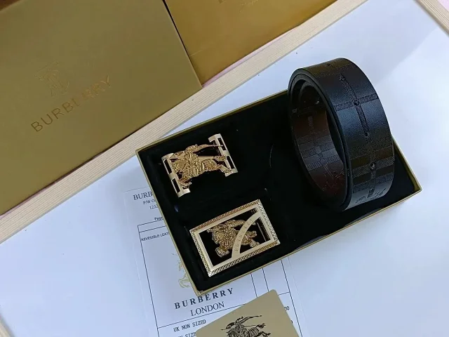 Burberry Belts Reversible check belt with interchangeable Equestrian Knight buckles product detail image 7